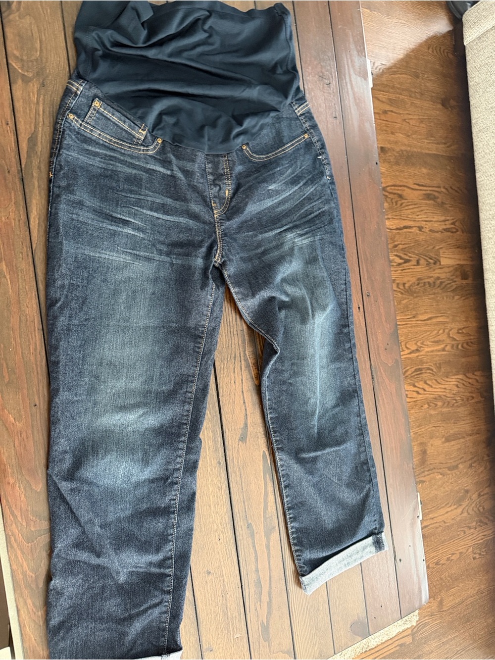 Levi’s Maternity Slim Boyfriend Jeans – Size Large